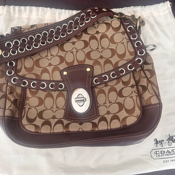 Coach Handbags - Vintage Coach Shoulder Bag